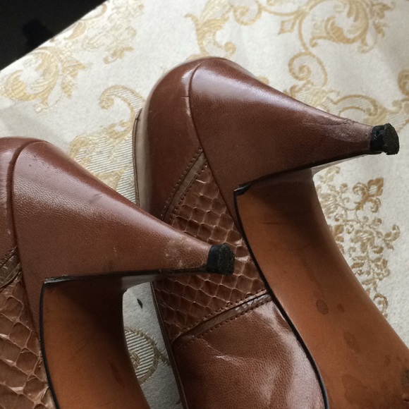 Vintage brown mixed media pumps size 8/2 - Picture 3 of 5
